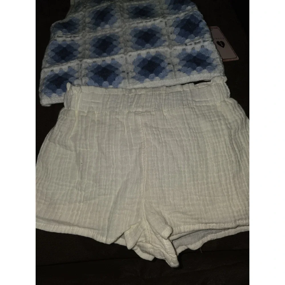 Btween crochet‎ top and white shorts size 4 nwt